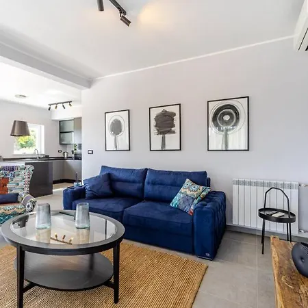 Villa Beautiful Gallova With Heated Pool *