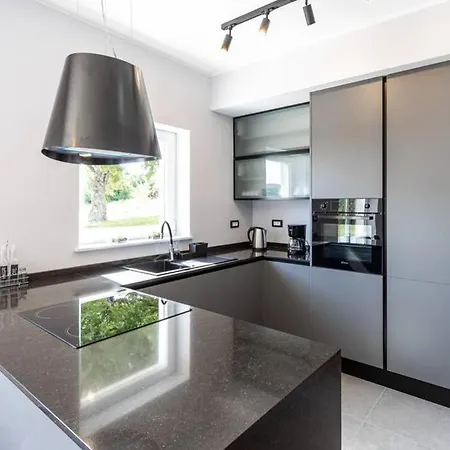 Beautiful Gallova With Heated Pool *