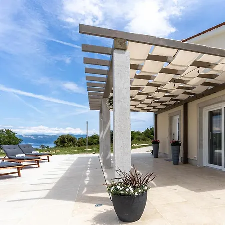 Beautiful Gallova With Heated Pool *